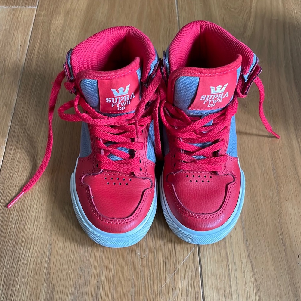 Supra boys High top lace up sneakers in size 11 (little kids toddler size)